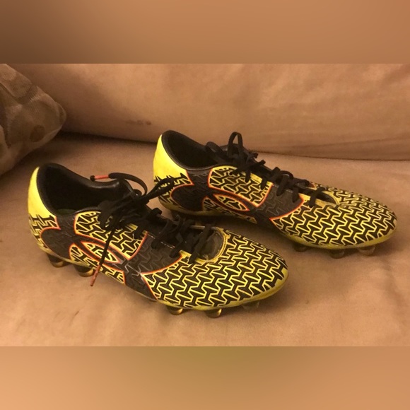 EUC Under Armour  Clutch Fit Elite Soccer Boots - Picture 2 of 6